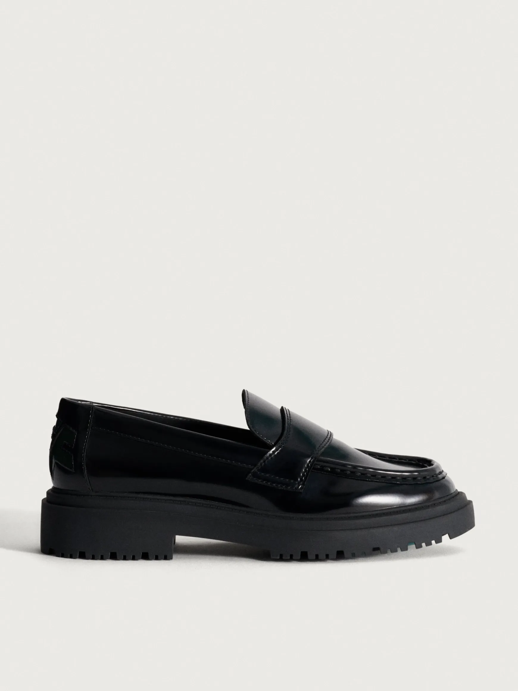 SCHOOL BLACK LOAFER