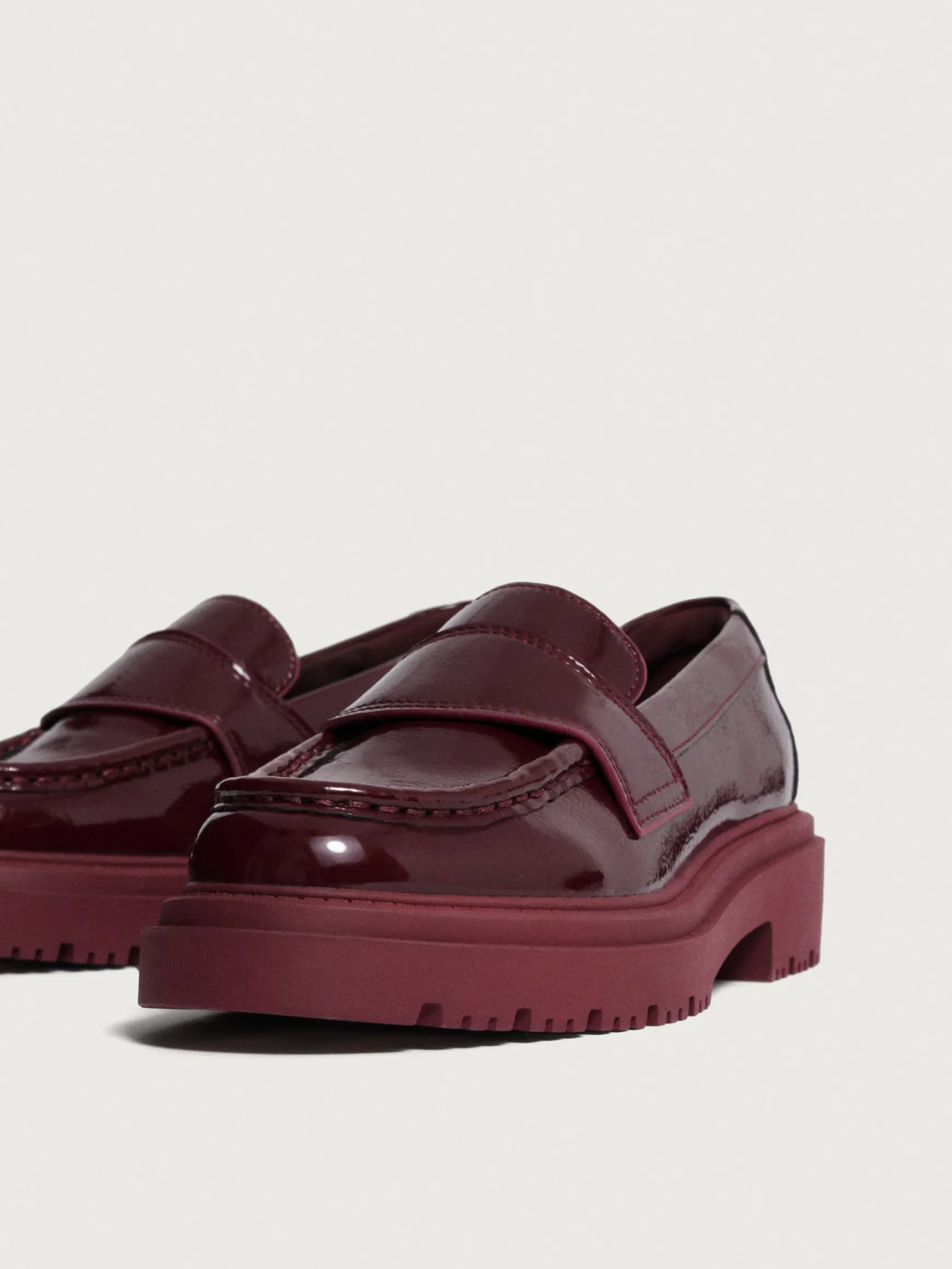 SCHOOL WINE LOAFER